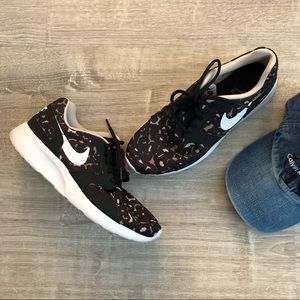 Nike Cheetah Print Roshe